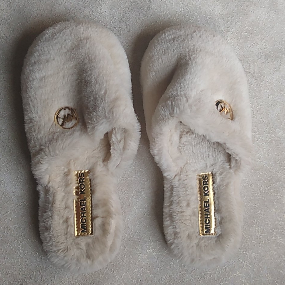 Michael KorsAlexis Close Toe Beige Slippers